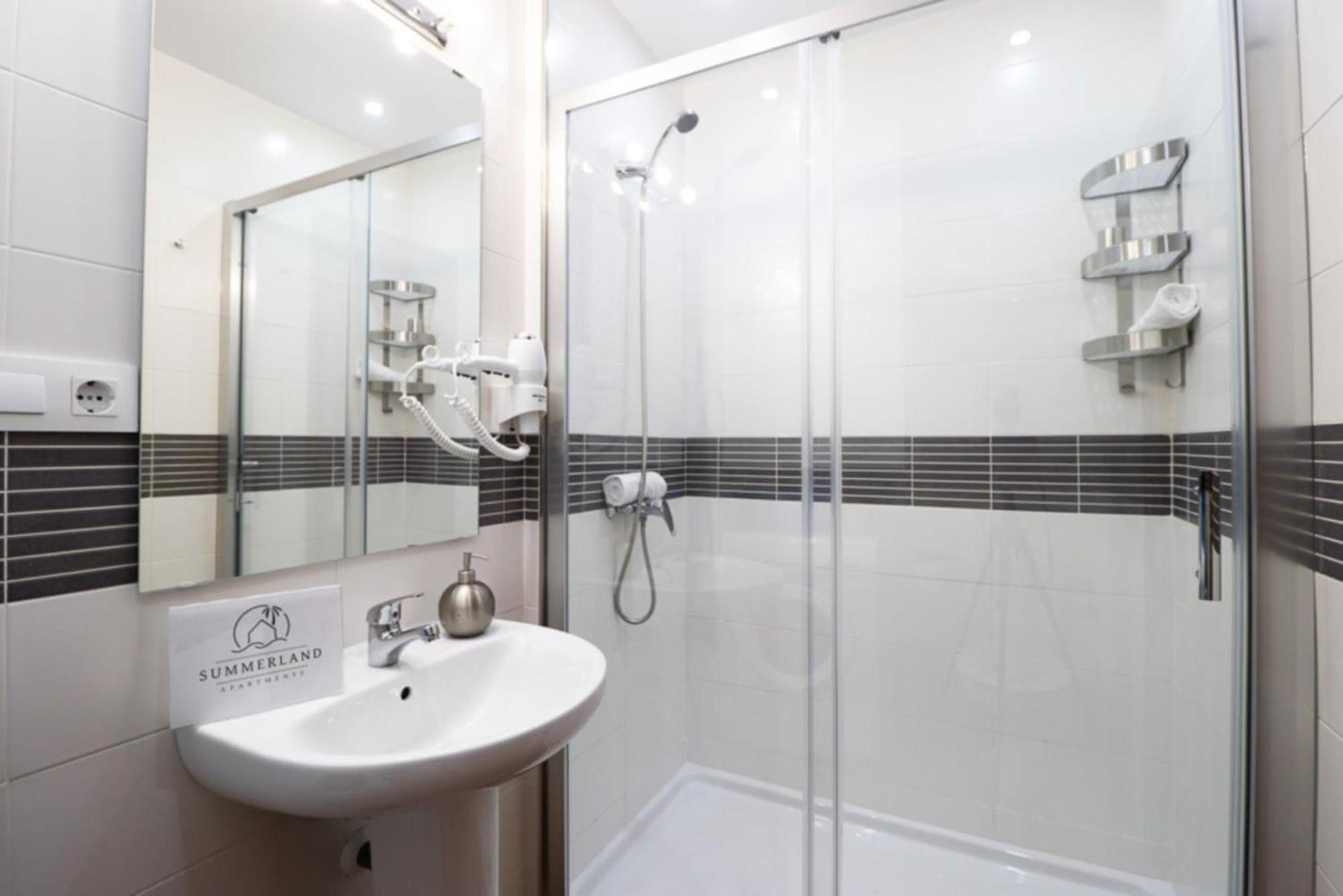 Summerland Apartments Rota Room photo